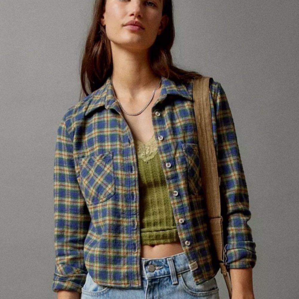 BDG Blue and beige flannel Plaid Button-Down cropped Shirt medium